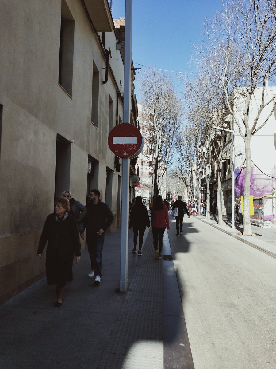 TarreMontse's tweet photo. Gran de #Santandreu, falten els faldons d'excepte bicis https://t.co/BuFguJH41G