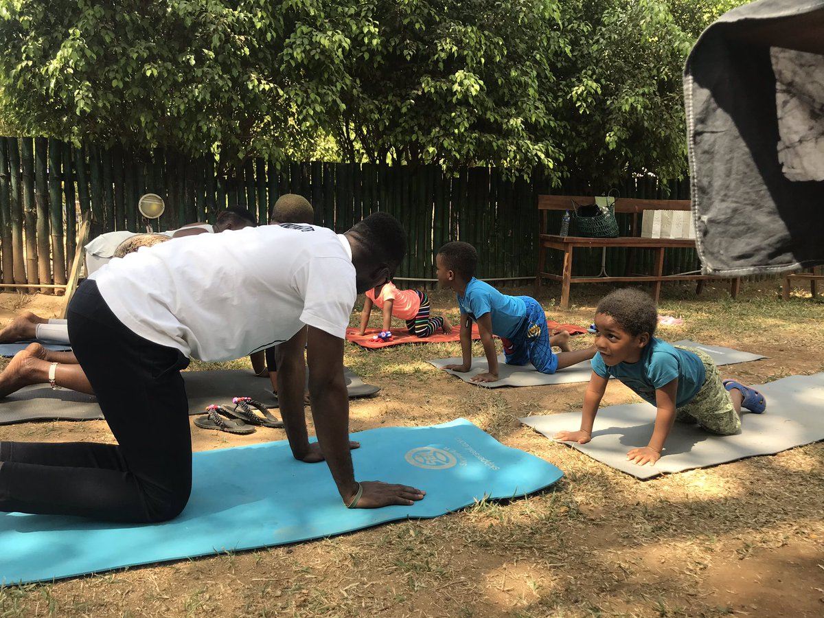 latenightsoiree's tweet photo. Dog pose 👨‍👩‍👧‍👦

Eat Play Yoga live! Direction for Location linked 

#tlnsinspired #tlns19 #thingstodoinabuja

https://t.co/3KSHHwSYEc https://t.co/Dujh870vfu