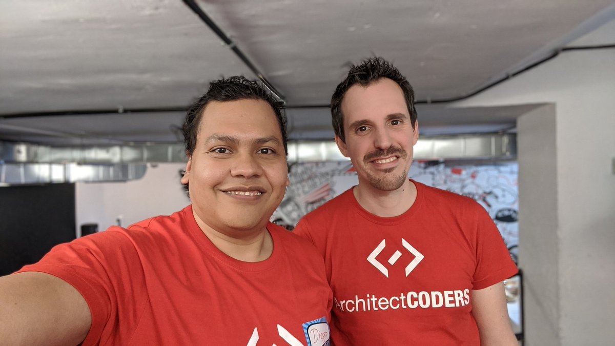 RecaldDev's tweet image. Gran evento el de #ArchitectCoders en #Madrid junto al capo de @devexperto1