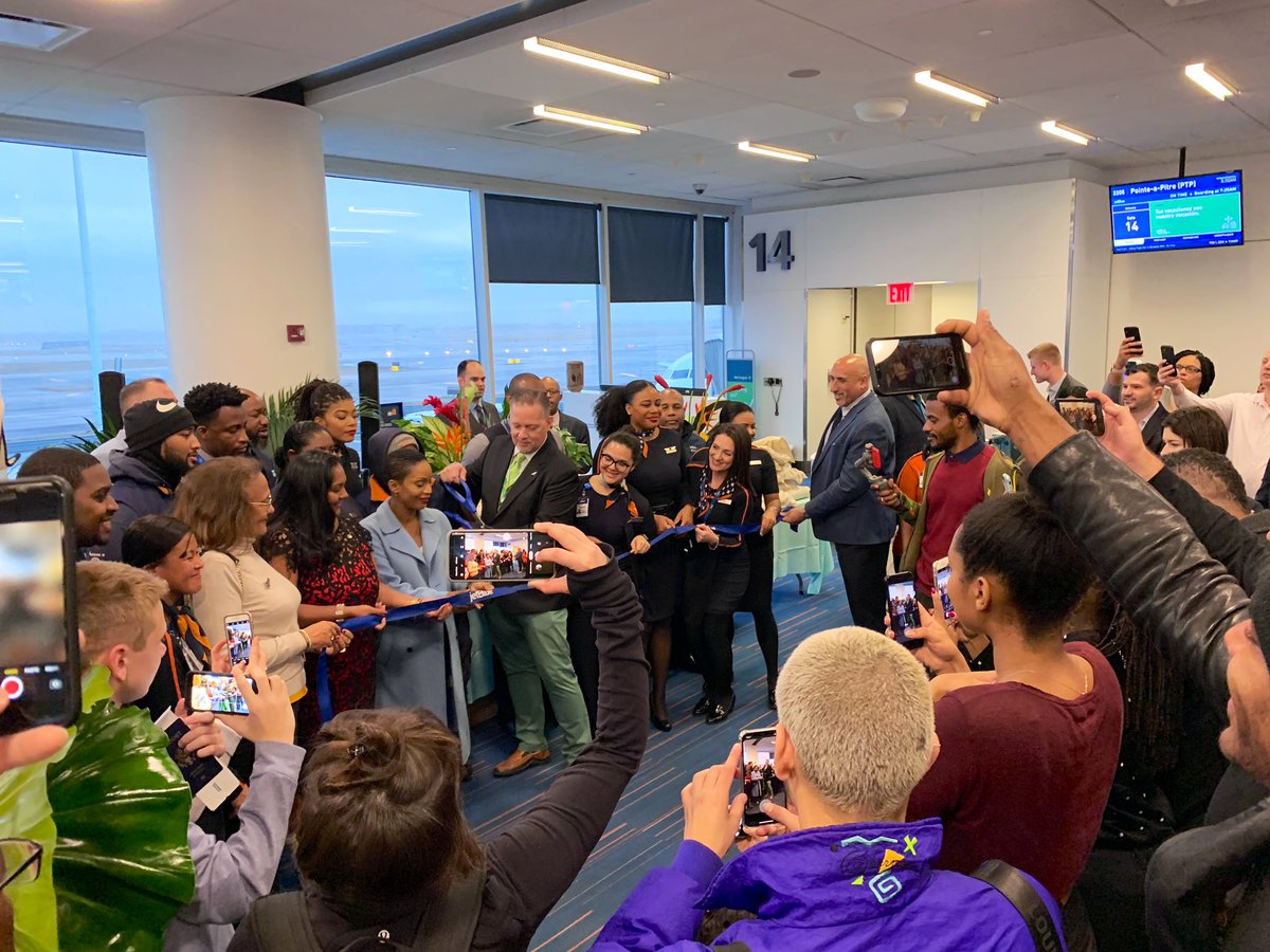 PhilipStewartNY's tweet photo. Bonjour from @JFKairport where we’re celebrating @JetBlue’s inaugural flight to @visitGuadeloupe! ✈️☀️🇫🇷 @HelloJetBlue #JetBluePTP https://t.co/wHstTQJcD1
