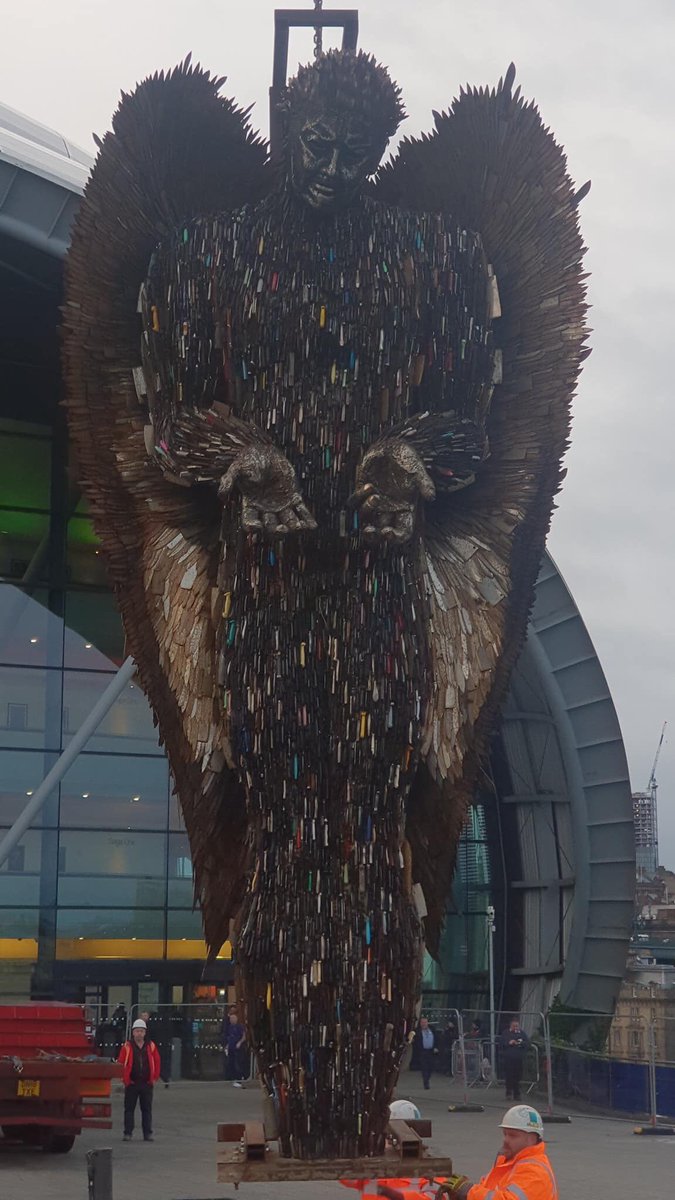 NoToKnives's tweet photo. Grainger Park Boxing Club will be running their OFF THE STREETS session at the recently unveiled Knife Angel outside the Sage Gateshead today at 2pm
If you’re local head down &amp; have a go on the pads or speak to the amazing coaches.

Broadcasting live on Facebook from 1400. https://t.co/TYSYr3chEx