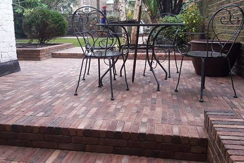 ChelmerValley's tweet photo. A great shot of this project created by @Nordland_lscape using our Bexhill pavers from the Alpha collection for paving, walling and steps to match. #brickwork #bricksteps #paving #gardens #gardendesign #gardenideas #outdoorliving #retainingwalls #pavers #gardendesigner https://t.co/f55Ug2672U