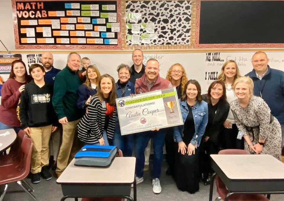 mrcooper5th's tweet photo. Words still cannot describe how honored and blessed I feel to be awarded Davis Teacher of the Year. Thankful for all the support I have around me! #betheplus2 #DavisMarauders #rideforthebrandWISD https://t.co/UtTRoGP0ue