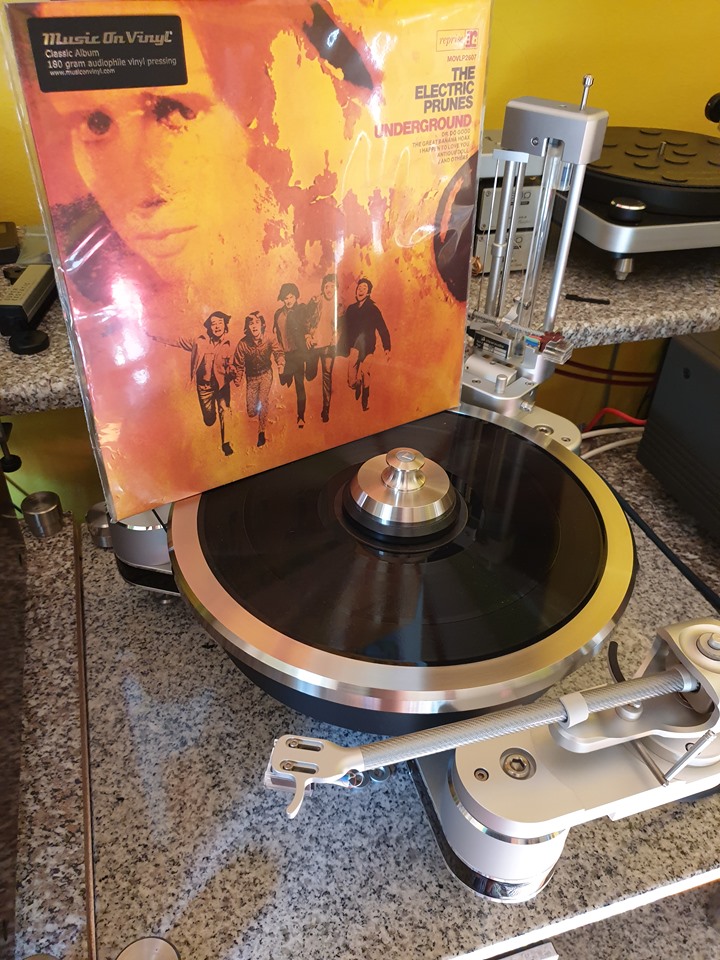 PsychedelicMag's tweet photo. The Electric Prunes -“Underground” (Music on Vinyl, 2020 reissue). American garage rock band The Electric Prunes released their second studio album “Underground” in 1967. #vinyloftheday @MusicOnVinyl https://t.co/4dUGO7yB6l