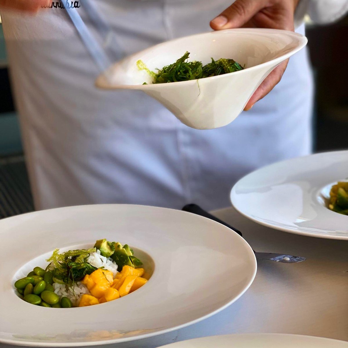 Ensaladas saludables &amp; pokes elaboradas por nuestro maestro de cocina😋 ¡Feliz sábado!
*
Healthy salads &amp; pokes made by our chef 😋 Happy Saturday!
.
. 
#healthyfood #restaurantejatame #marbella #granhotelguadalpinbanus