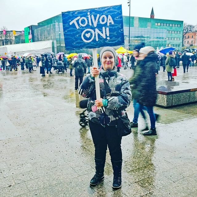 c1owni3's tweet photo. Pienestä sateesta huolimatta tänään oltiin tärkeällä asialla! ❤️ #silakkaliike #toivoaon #parvessaonvoimaa

📸 https://t.co/teha5oR9rq via https://t.co/ktMVkc5Def https://t.co/7A9RNAbFpL