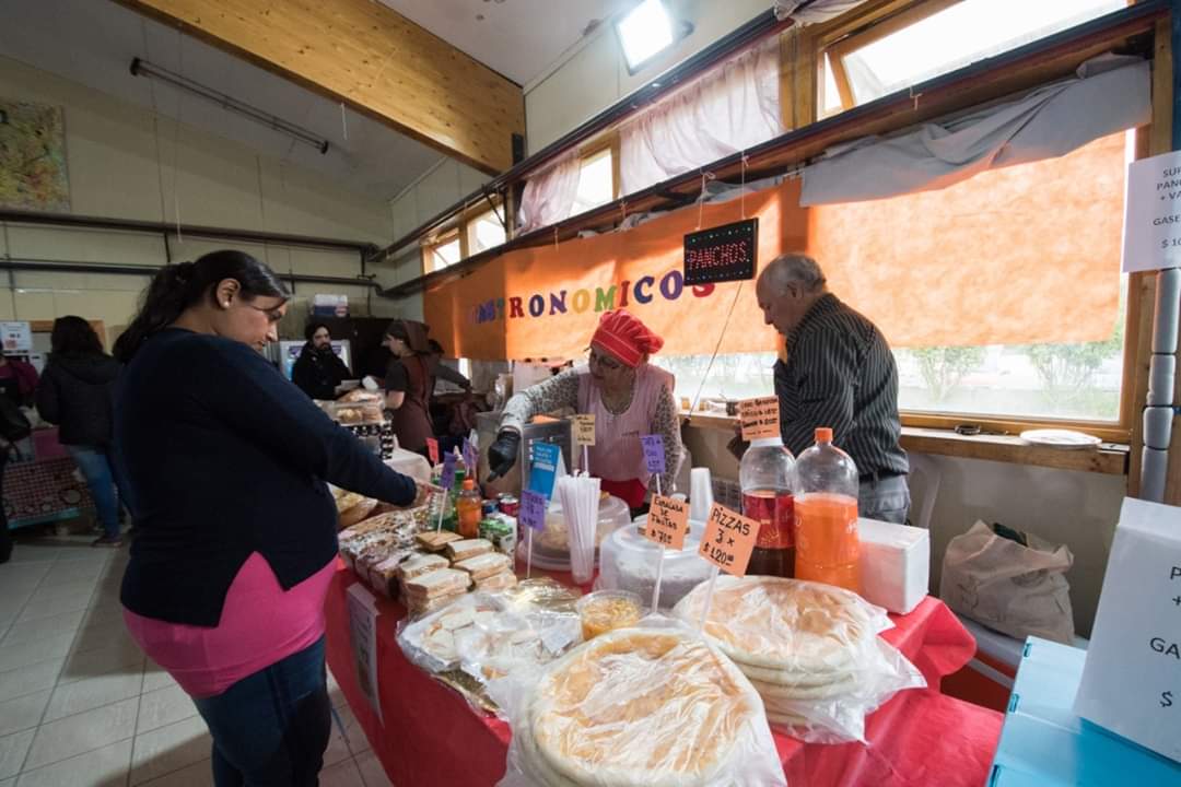 #Hoy tenemos Feria de Economía Popular 🛒 en la ciudad de #Ushuaia

🤩 De 13 a 20 hs, en la Escuela Provincial N°13 y en el Centro Infantil Integrado Amanda Beban de Ushuaia.
#CompráLocal Elegí #EconomíaPopular
🎀 #NoFaltes❗

👉 Más info en: 
bit.ly/36NPbYr