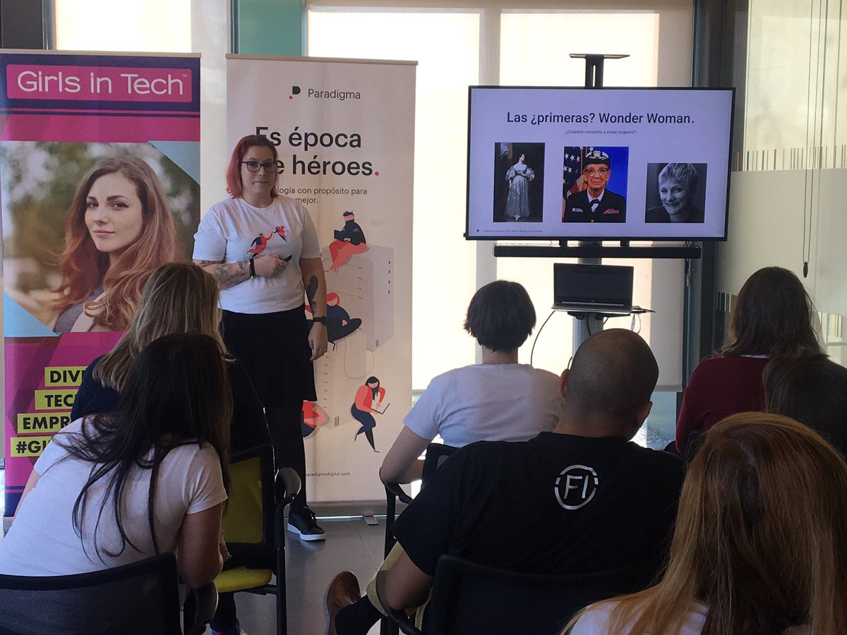 paradigmate's tweet photo. Nuestra compañera Noé @n03m1ms comienza su charla “Wonder Womanizer no era ingeniera” en #HackingForHumanitySpain @GirlsinTechES https://t.co/c0IdY1uHIk