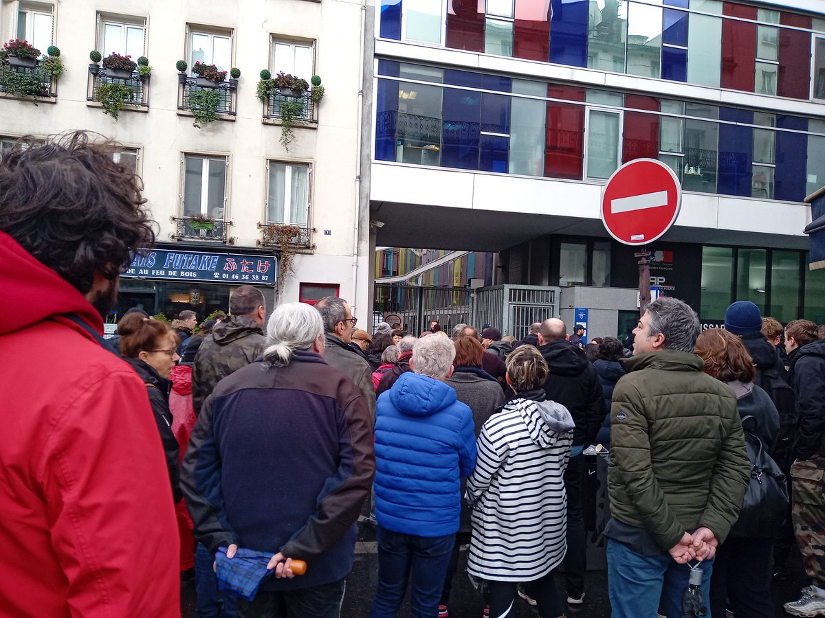 FCPE_Paris's tweet image. 🚨 La @FCPE_Paris s’associe au courrier envoyé par @Ul20Fcpe75 au recteur @GillesPecout pour lui demander d’intervenir auprès du commissariat du 20e en faveur des 4 lycéens de Maurice Ravel gardés à vue, interpellés hier matin suite à un blocage partiel de l'établissement.