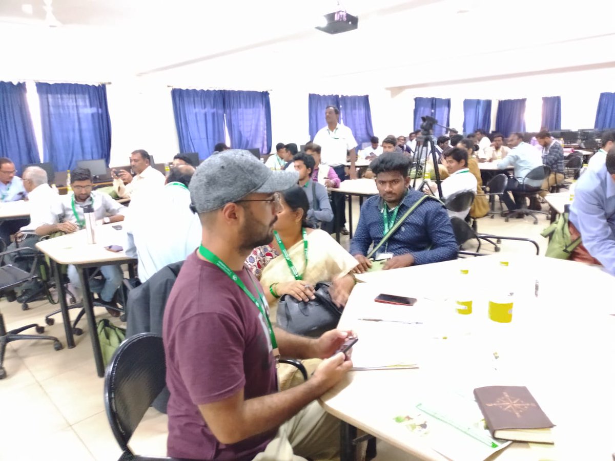 CCAMP_India's tweet image. CCAMP #Agri Immersion fellows are at #DD2020 @SandboxDD #DevelopmentDialogue @DeshpandeFdtn 
They participated in workshop on #agriculture discussing #SustainableAgriculture practices for #ruralimpact!