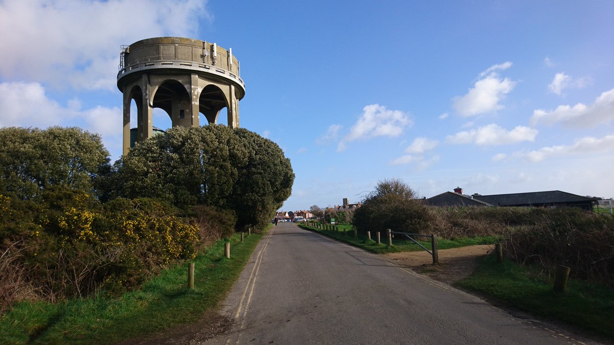 1chriswebber's tweet photo. Lovely morning in #Southwold where I popped in on various favourite haunts including @SoleBayInn @SouthwoldBooks @SouthwoldLib and discovered a shop new to me #craftco. Also had a very good walk. https://t.co/XsMK7Ut4Ia