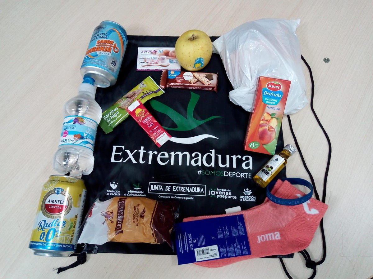 AtletasPopPlas's tweet photo. Os presentamos la bolsa del corredor de la #MMPlasencia2020 que os espera mañana! A disfrutar primero corriendo y después de 21 km recibiréis esta bolsa!!! https://t.co/4wbWR0QrvI