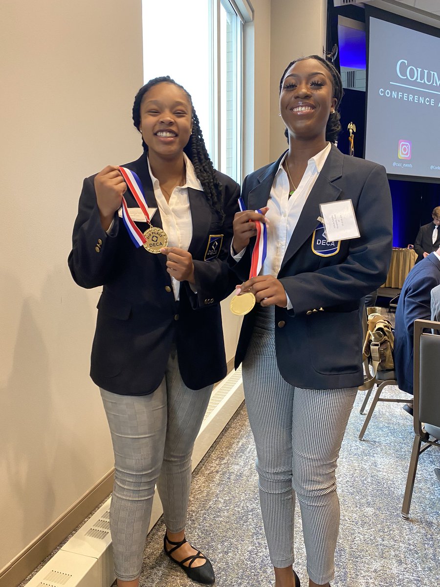GMHSDECA's tweet photo. More success! We wouldn’t expect any less from our extremely capable and talented juniors 🥇🥈🥉 #DECA #GMHS #EFCTS #IGTBAC https://t.co/rsdFPChzoi