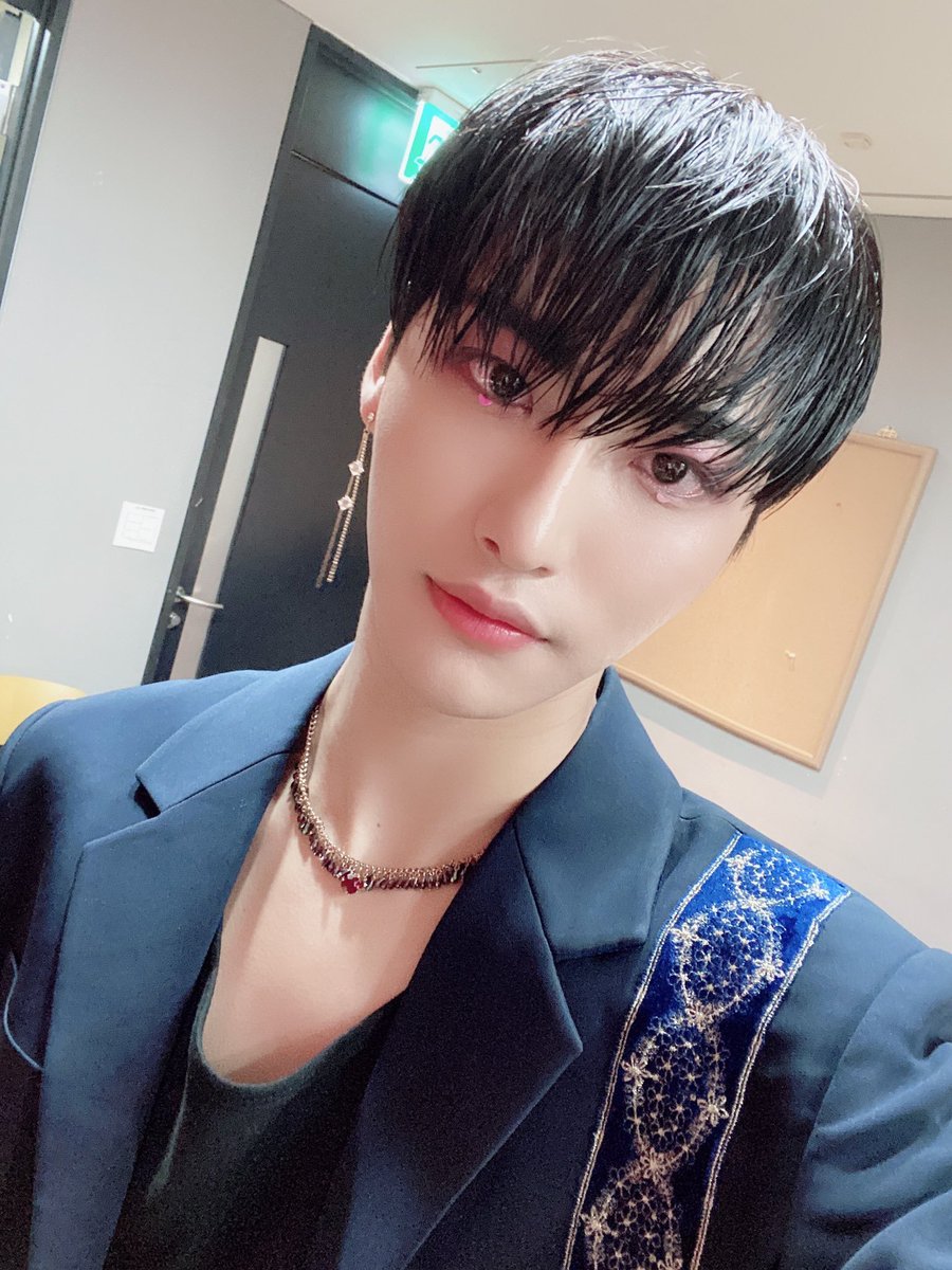 hwabun's tweet photo. -` ᴘᴀʀᴋ sᴇᴏɴɢʜᴡᴀ.🖇. .ˊ♡ twitter ateez♡ˊ. . 🐳´-
дорогой мой,ты пришел окончательно добить меня?
у тебя это получилось.
#ateez #성화 #SEONGHWA https://t.co/qITFNssTC8