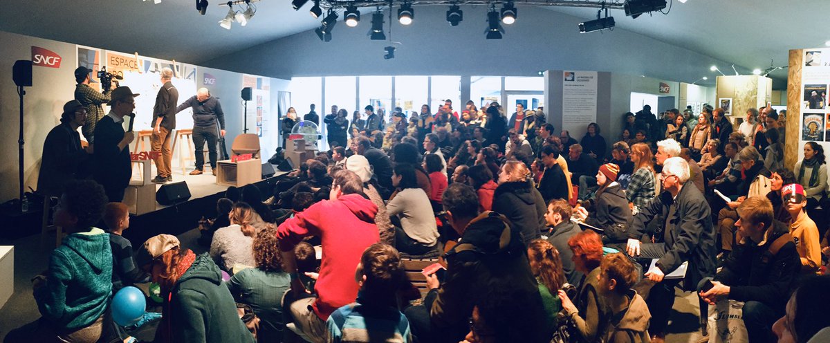 FrancoisObjois's tweet photo. La bulle éclate au Festival @bdangouleme ! L’espace #PolarSNCF déborde de monde pour le Duel en Bulles entre @DerfBackderf @Editionscaetla et Julien Lambert, anciens lauréats Fauve Polar et Prix #SNCF du Polar #BD2020 https://t.co/t7rRRmy0o6
