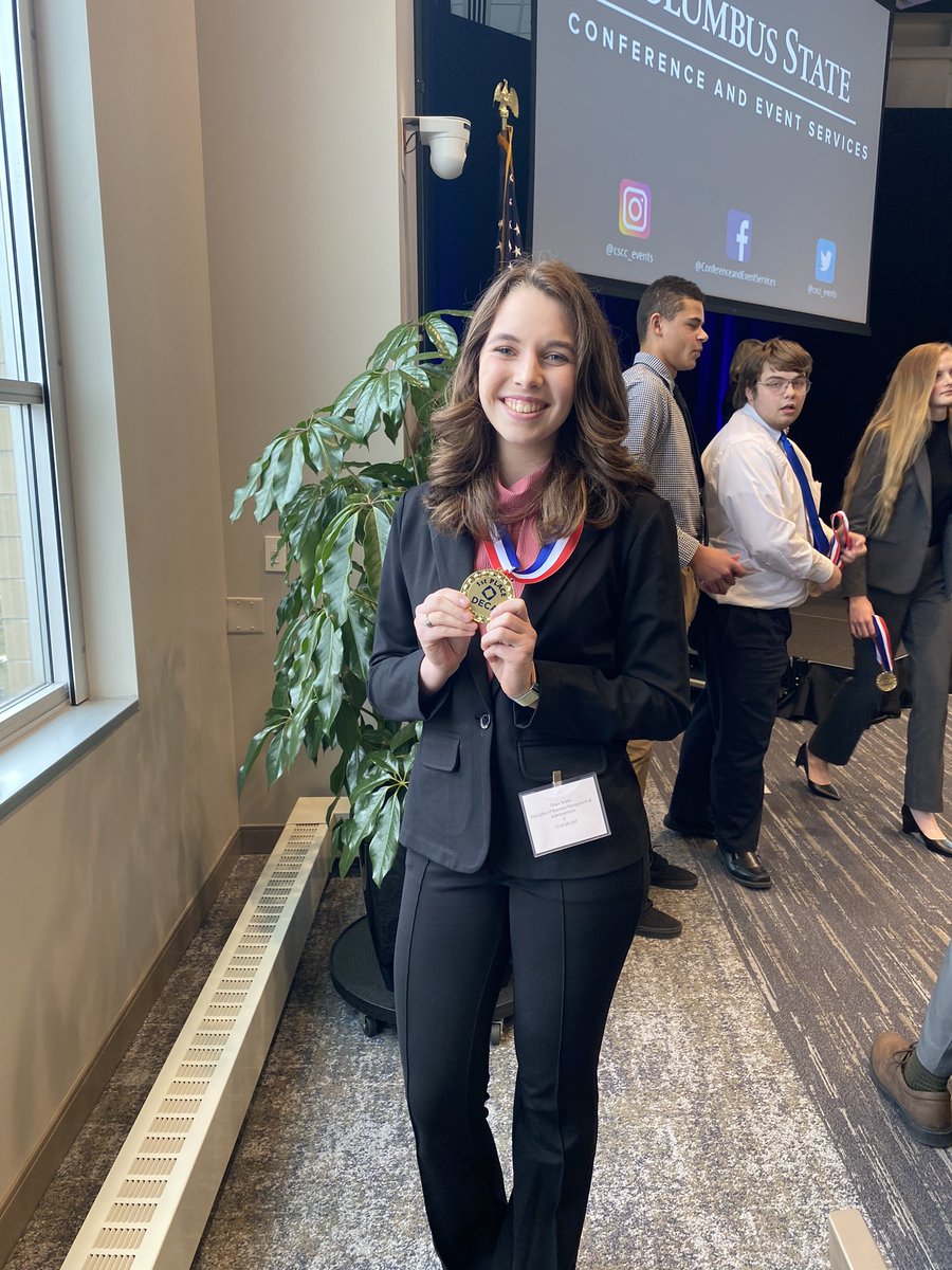 GMHSDECA's tweet photo. Hello weekend ❤️ Our juniors as well as some seniors were super successful at DECA regionals on Thursday!! 3 girls won 1st Place in their categories. 3 teams placed 2nd and 2 teams placed 3rd. States are March 13th and 14th! #DECA #EFCTS #GMHS #IGTBAC https://t.co/1Sp3dfAqJA