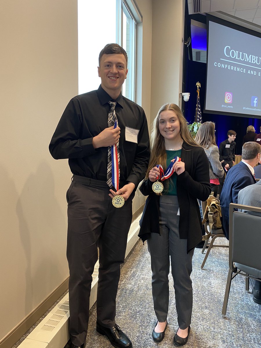 GMHSDECA's tweet photo. More success! We wouldn’t expect any less from our extremely capable and talented juniors 🥇🥈🥉 #DECA #GMHS #EFCTS #IGTBAC https://t.co/rsdFPChzoi
