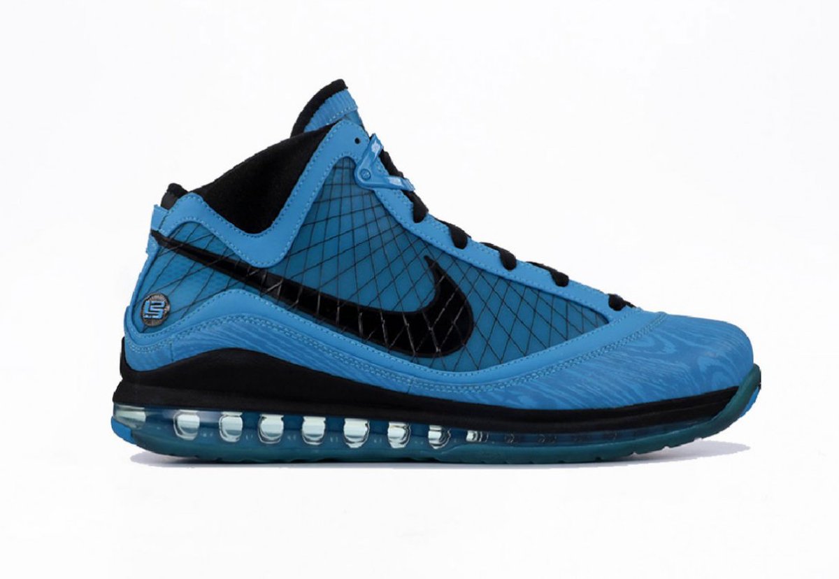 nike lebron v11 qs