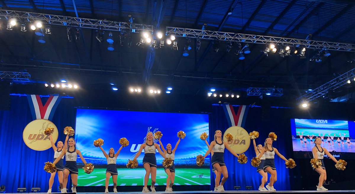 UDAnews's tweet photo. Stoney Creek HS and Swartz Creek HS have the crowd on their feet in Small Varsity Game Day Finals! 👏🏼 #udanationals https://t.co/wu8ppzorVV