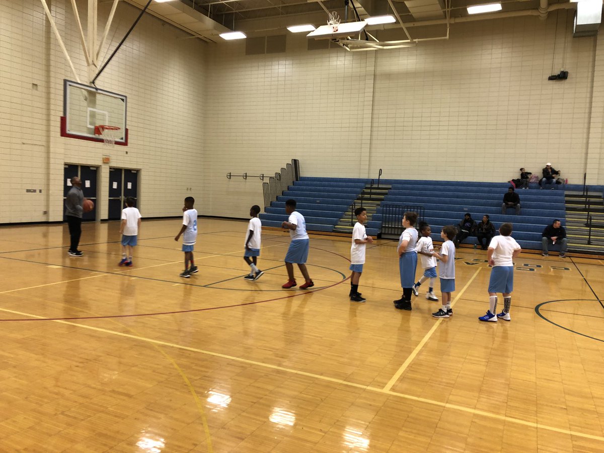 LawrenceLtbbl's tweet photo. Boys 3-4 league off to a good start this morning! #ltbbl #LTpride https://t.co/cPrHP6AeHO