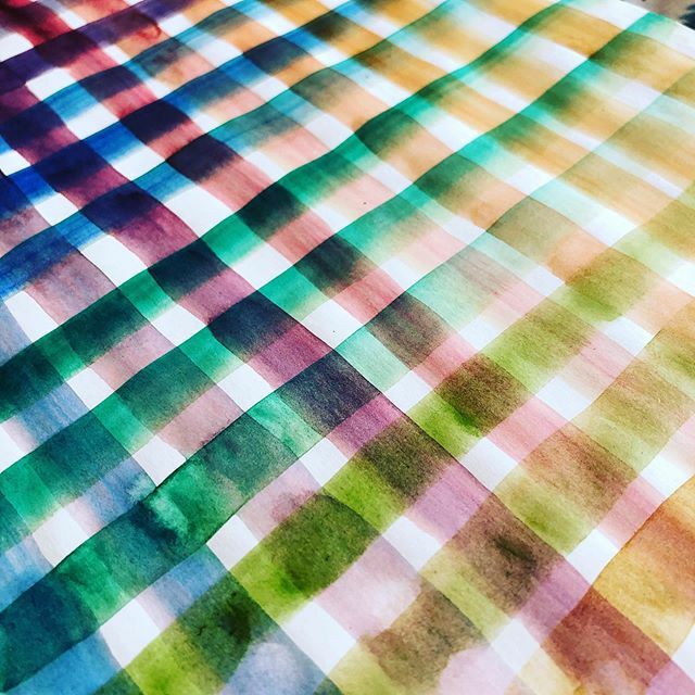 hodgepodgefarm's tweet photo. also gingham, turned on the bias π. my favorite #colormeditation exercises with #lisasolomon on #creativebug are the ones where the paint feels like thread weaving a textile, or fabric being sewn together... https://t.co/5mtXH8h7Si https://t.co/RJtcM5DdKs