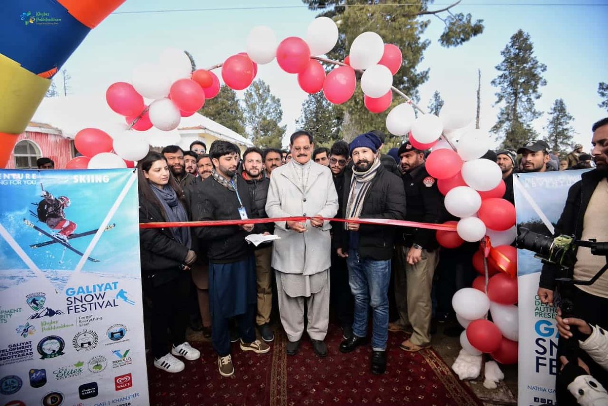 kptourism's tweet photo. The 3 day thrilling Galiyat Snow Festival 2020 kicked off with colourful activities in the scenic Nathiagali on Saturday.
A large number of tourists including men, women, youth &amp; children from across the country have reached Galiyat to enjoy the festival.
#kptourism #nathiagali https://t.co/sZB0eHWLpY