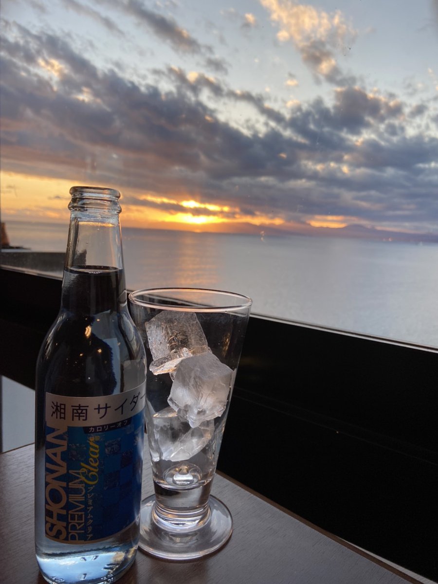 K4hhOb's tweet photo. 江ノ島 魚見亭さんにて。
私と娘が撮った写真😆 https://t.co/HkLR9tfWVx