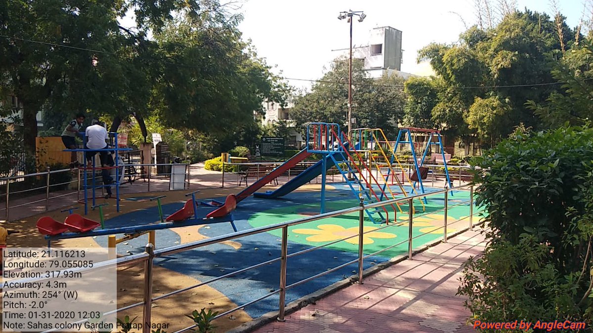 ProshuncTOI's tweet photo. @Tukaram_IndIAS directed @ngpnmc to keep #Nagpur gardens (#lungspace) clean https://t.co/1wlW95ZTYu