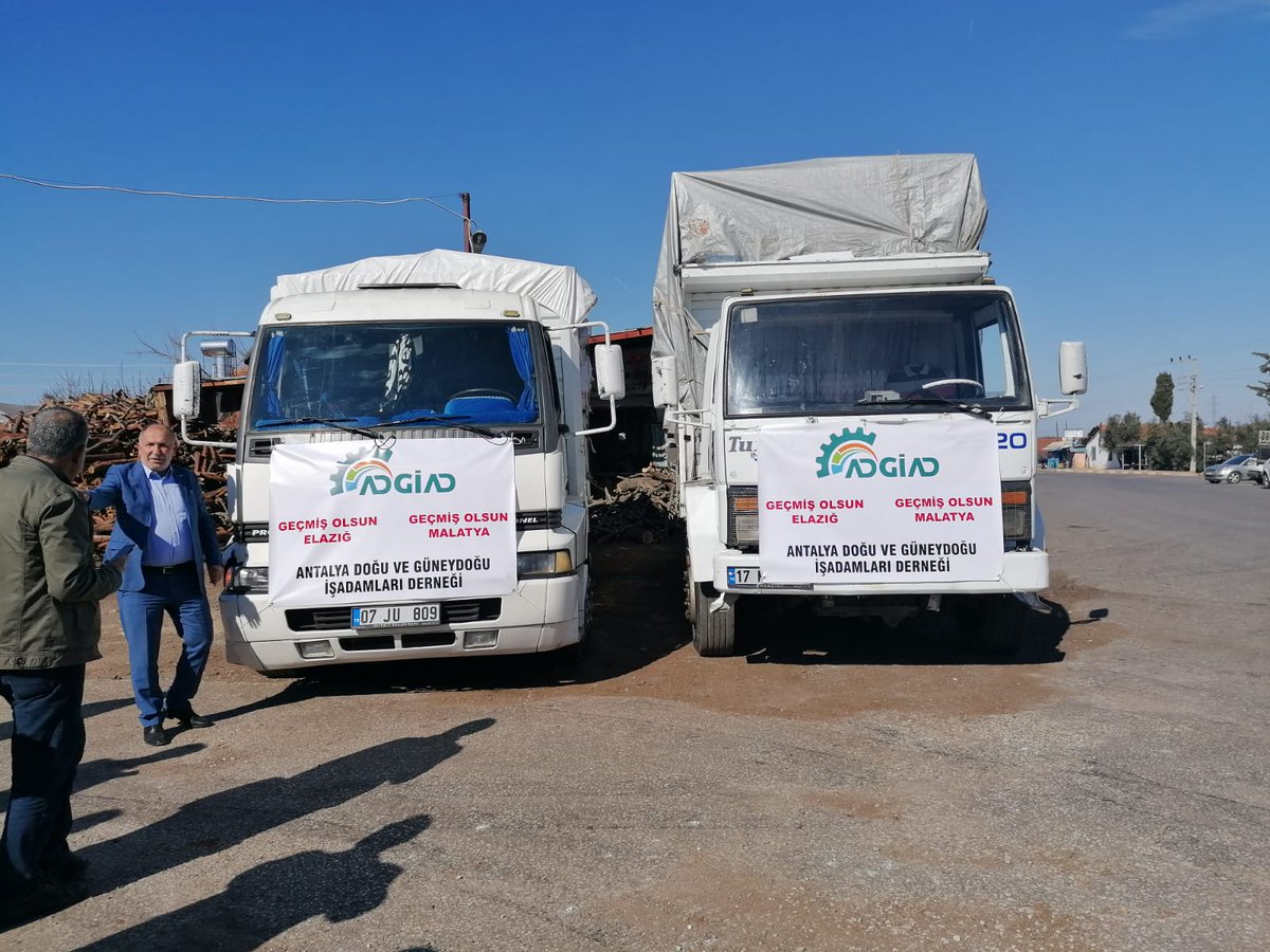 adgiad's tweet photo. Elazığ depreminde mağdur olan ve zorlu kış şartlarında çadırda yaşam mücadelesi veren depremzede kardeşlerimizin ısınma problemlerini gidermek için Antalya'dan yakacak yüklü kamyonlarımız yola çıktı. Emeği geçen herkese teşekkür ederiz. Rabbım bir daha böyle acılar yaşatmasın. https://t.co/GS5AxGPtjA