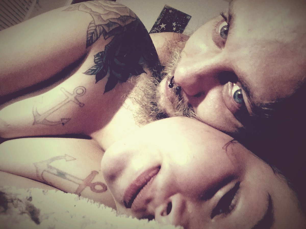 alphacouple9197's tweet photo. Feeling lonely, doesn't anybody want to come watch me get split by my husband's big hard cock
 #bigcock #splitmeopen #stretchmeout #watchusfuck #cashforsexthapes #sellingnudes #amatureporn #customcontent #fillmeup #cuminpussy #creampie https://t.co/nA7qN2ad3G
