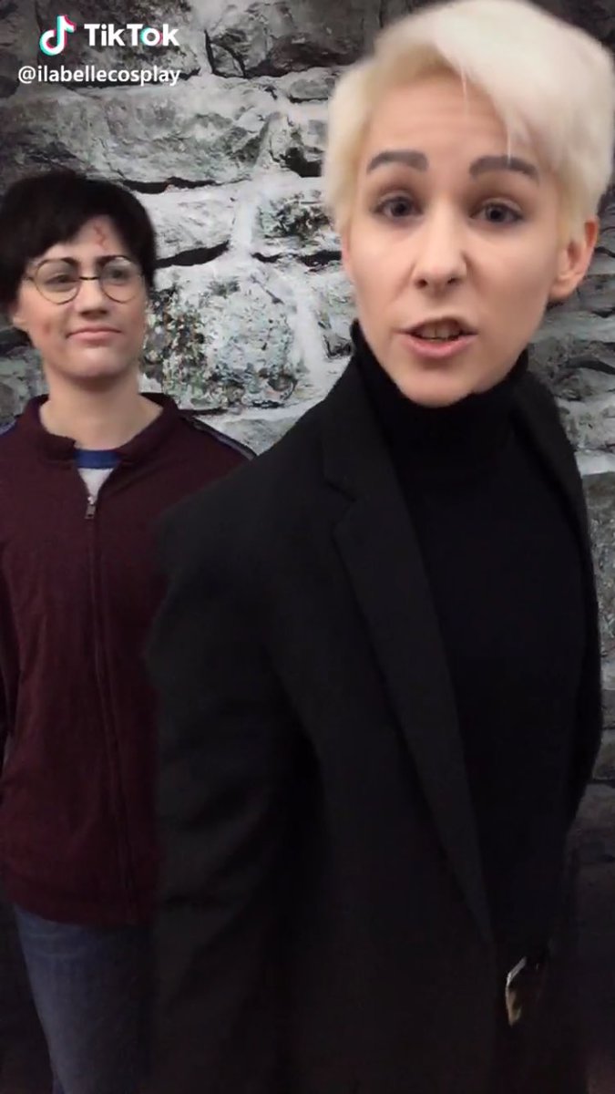 ShakesisterGrim's tweet photo. My twelve year old is currently obsessed with Harry Potter cosplaying queer kidz with dyke vibes dressing up and “shipping” Malfoy and Harry. #ICanDig https://t.co/48qQsA487m