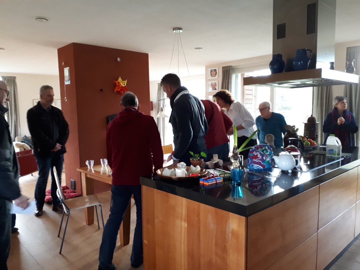 Dit houtskeletbouw huis in Nieuwe Pekela heeft geen energielasten meer dankzij goede isolatie, zonnepanelen, een ventilatiewarmtepomp en inductiekookplaat. #GroningerDuurzameHuizendag