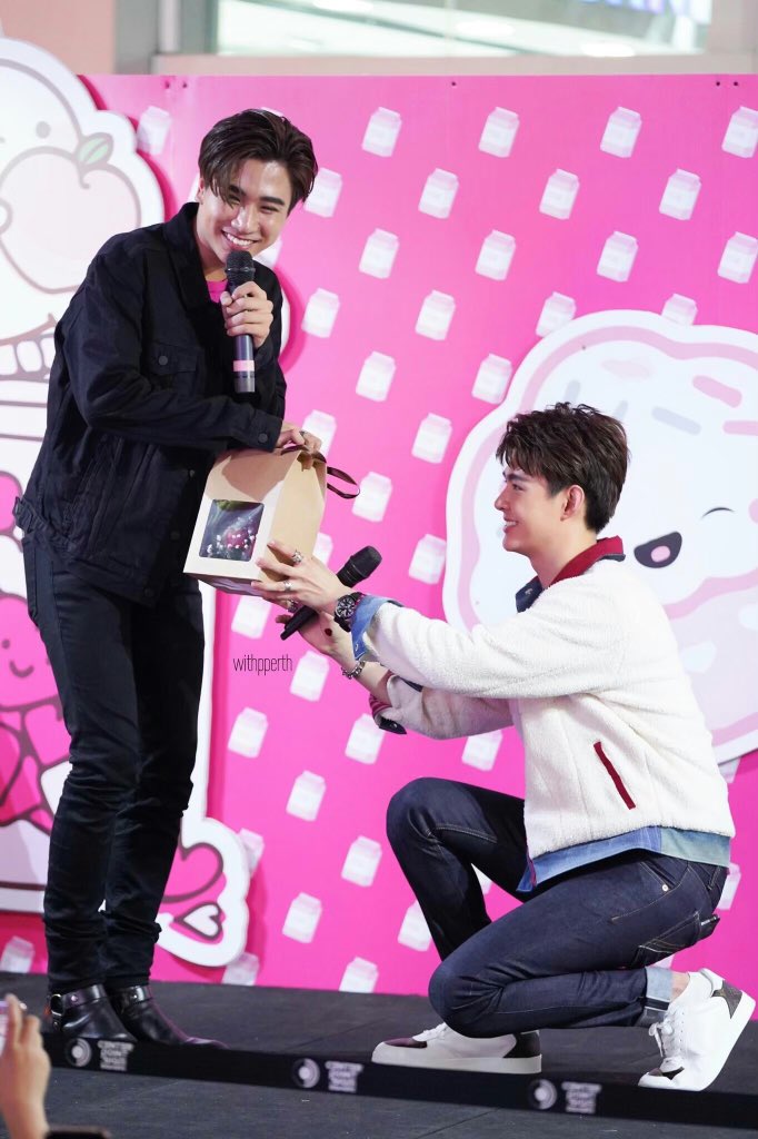 Bella71439280's tweet photo. Miss last Valentine's day, miss you! PerthSaint deserves my love forever!
 #อยากอยู่ด้วยกันวันนั้นยังจำได้ https://t.co/s70UQORbtA