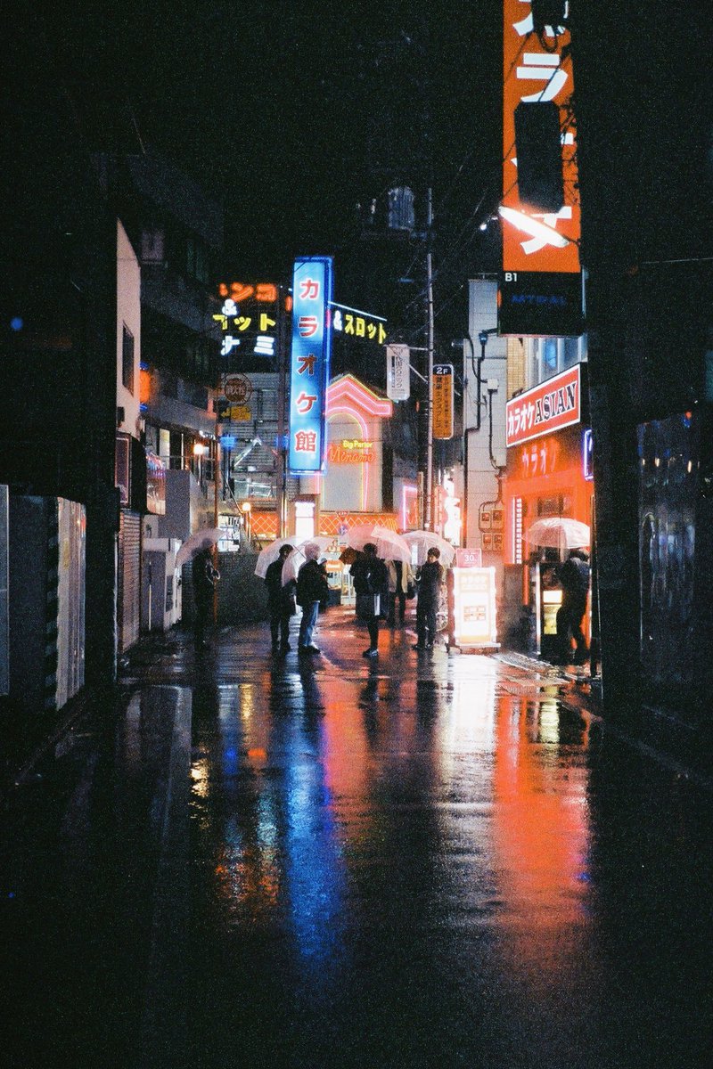 spatialflow_'s tweet photo. Tokyo at night, on film https://t.co/v7AcjBRJ7E