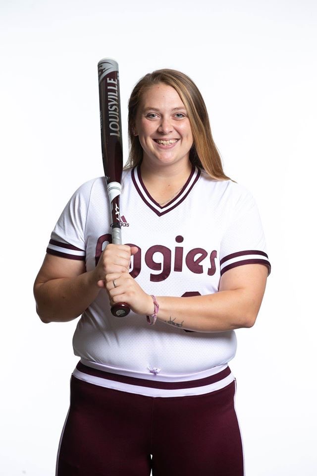 AggieSoftball's tweet photo. 6️⃣ days 'til we're back! @06kayla99 👇

🥎Favorite Disney character: Winnie the Pooh
🥎Nickname: KP
🥎Dream job: Be a 1st grade teacher

#StrongerAsOne #GigEm https://t.co/ucAFV36c3L