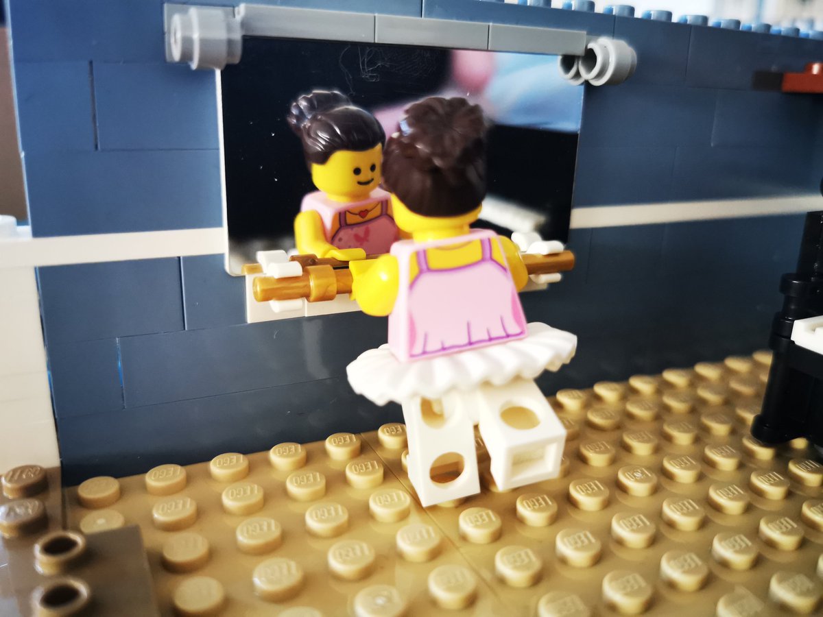 Stacy_Cash's tweet photo. And of course to calm down a little continue with the dance school from the #LEGO #AssemblySquare https://t.co/5P1TsOBbnC
