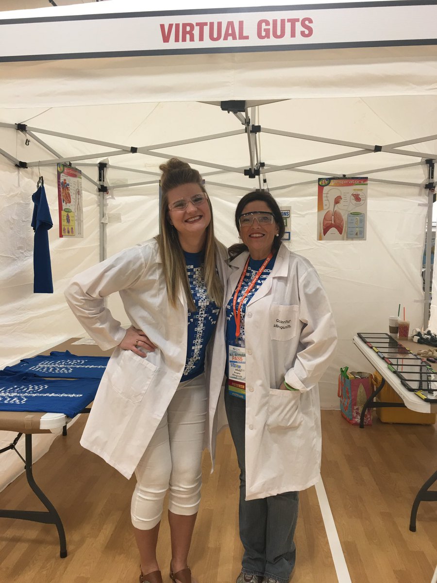 meg_griffis's tweet photo. 5th grade science teachers MUST have a @curiscope Virtuali-tee to teach human body organs. @ajjklingsmith and I are using ours to present at the 2020 #CCPSSTEAM conference! https://t.co/c7PvMSJJKV