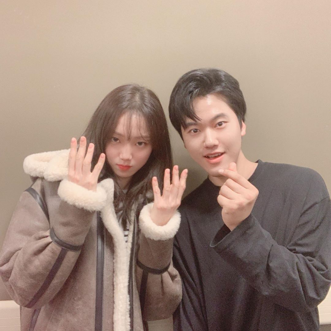 sungkyungsays's tweet photo. LSK with 'Grease' musical actor (her sister is also part of the casts).

"The day Sung Kyung noona (Doctor Cha Eun Jae) come. #LeeSungKyung #RomanticDoctorTeacherKim2 #MondayTuesdayDontMissIt #HandSense" https://t.co/HnXUcLOBSE