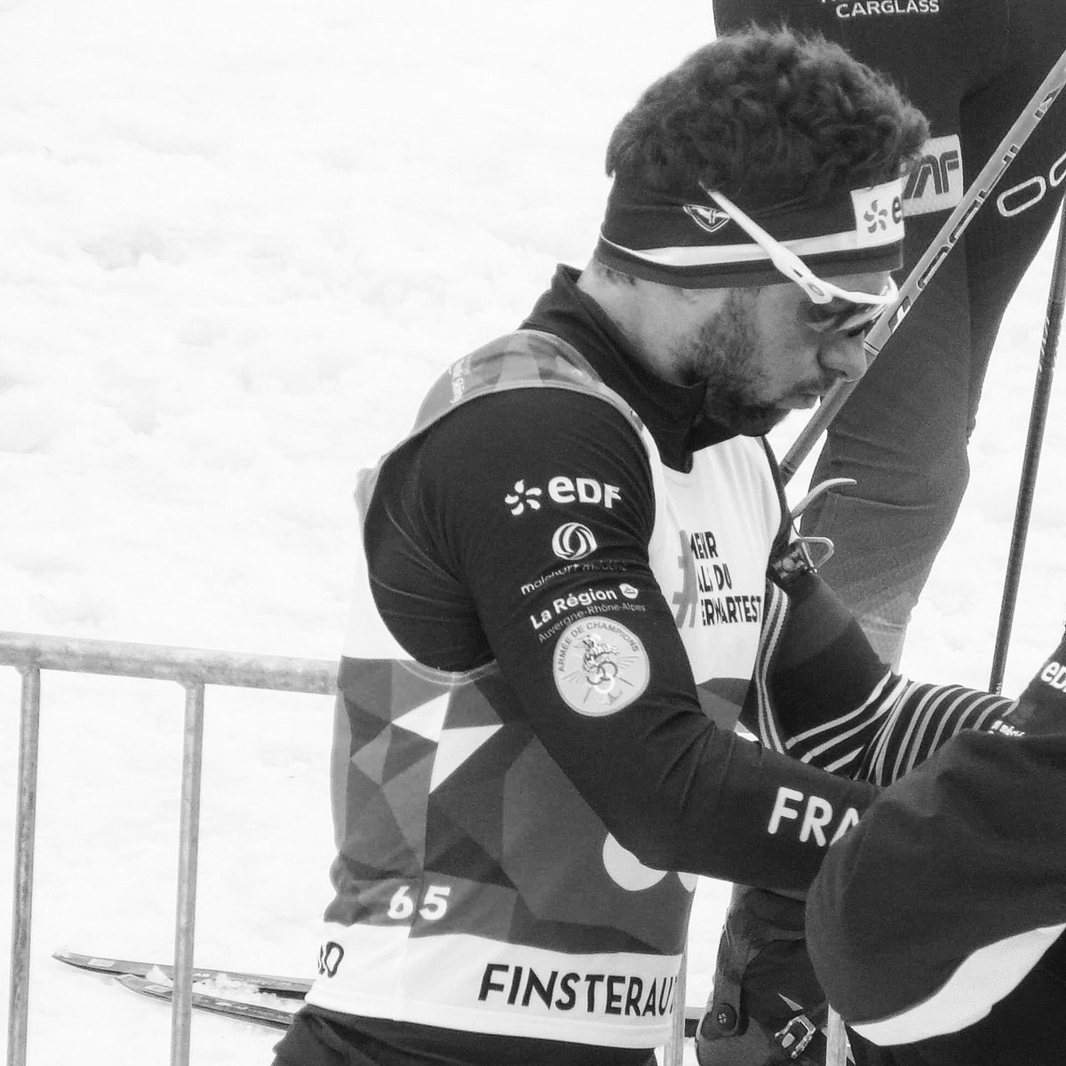 DavietBenjamin's tweet photo. Victoire avec le plein au tir sur le biathlon sprint malgré des conditions météorologiques compliquées. On reste focus pour le biathlon individuel demain ! 
#parasnowsports #Finsterau2020 #GoGros https://t.co/g0eZ5YYr29