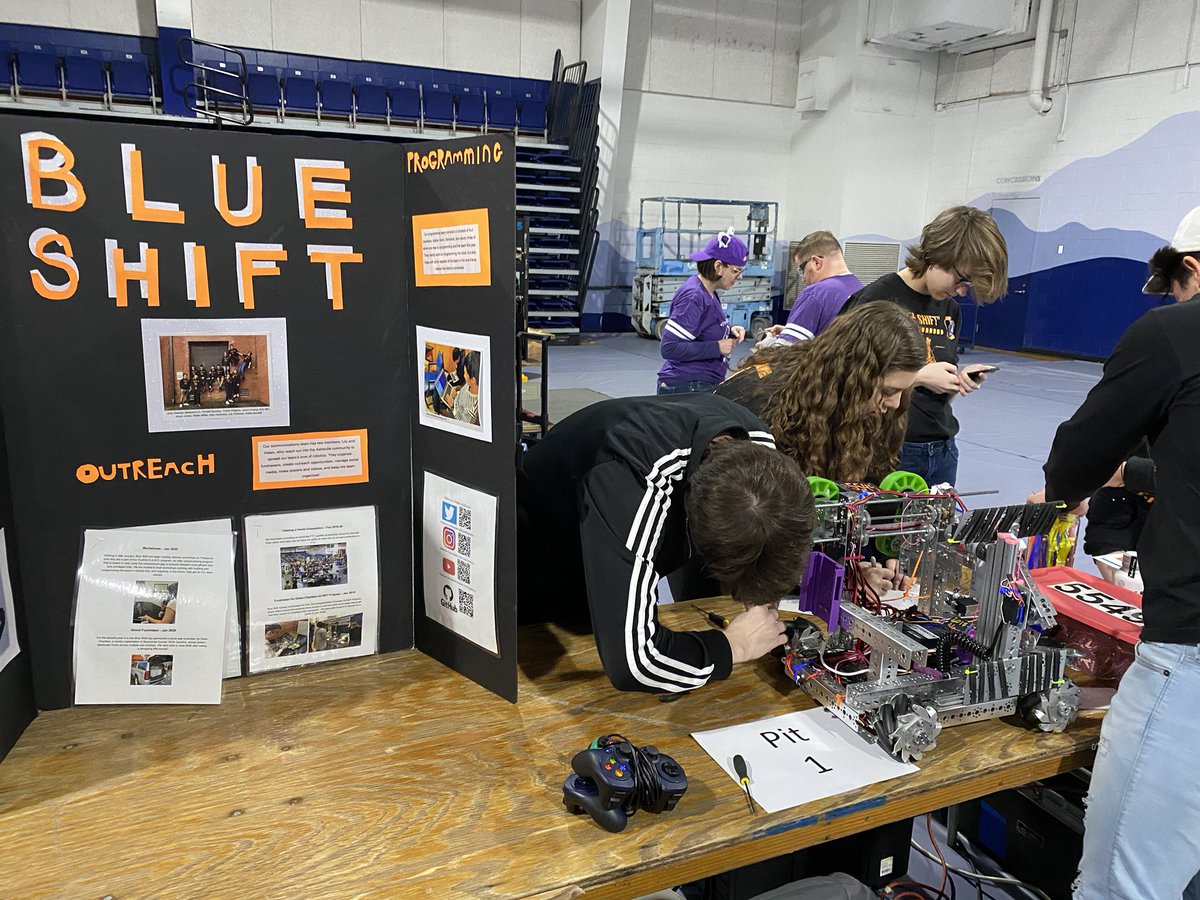 ASRobotix's tweet image. Wish us well in our Robotics tournament today! @AshevilleSchool #GoBlues
