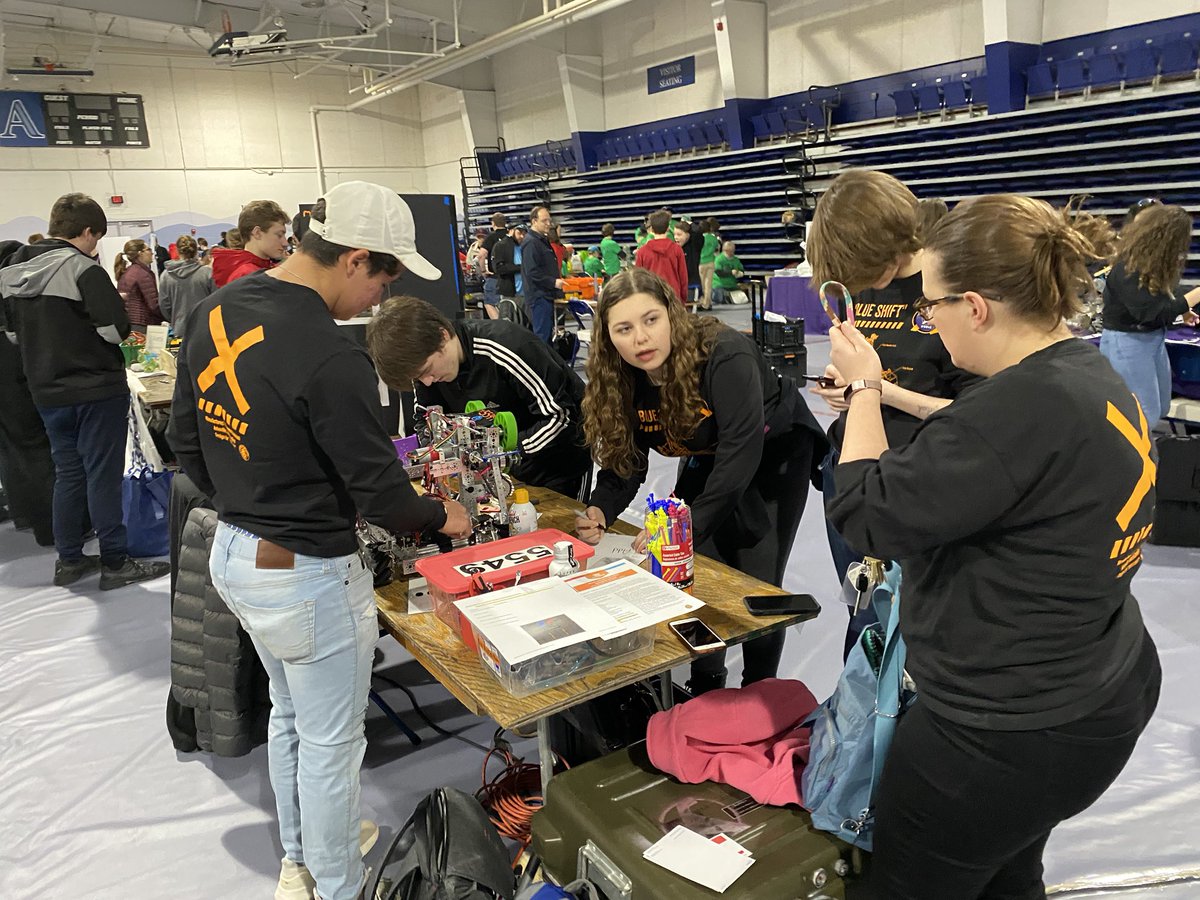 ASRobotix's tweet image. Wish us well in our Robotics tournament today! @AshevilleSchool #GoBlues