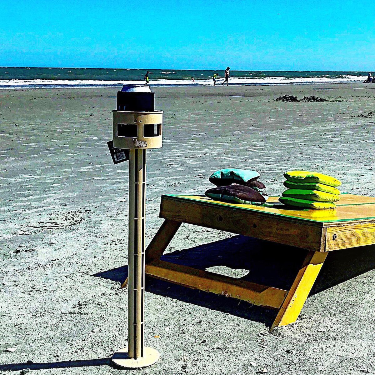 VersaStake's tweet photo. No matter where you are, this is the best way to spend the #weekend! #GetOutdoors
#VersaStake #beach #cornhole
#TheUltimateCupHolder
๐ท: @jaycorley โฌ
๏ธ #CornholePro https://t.co/2xKOgs6Yj8