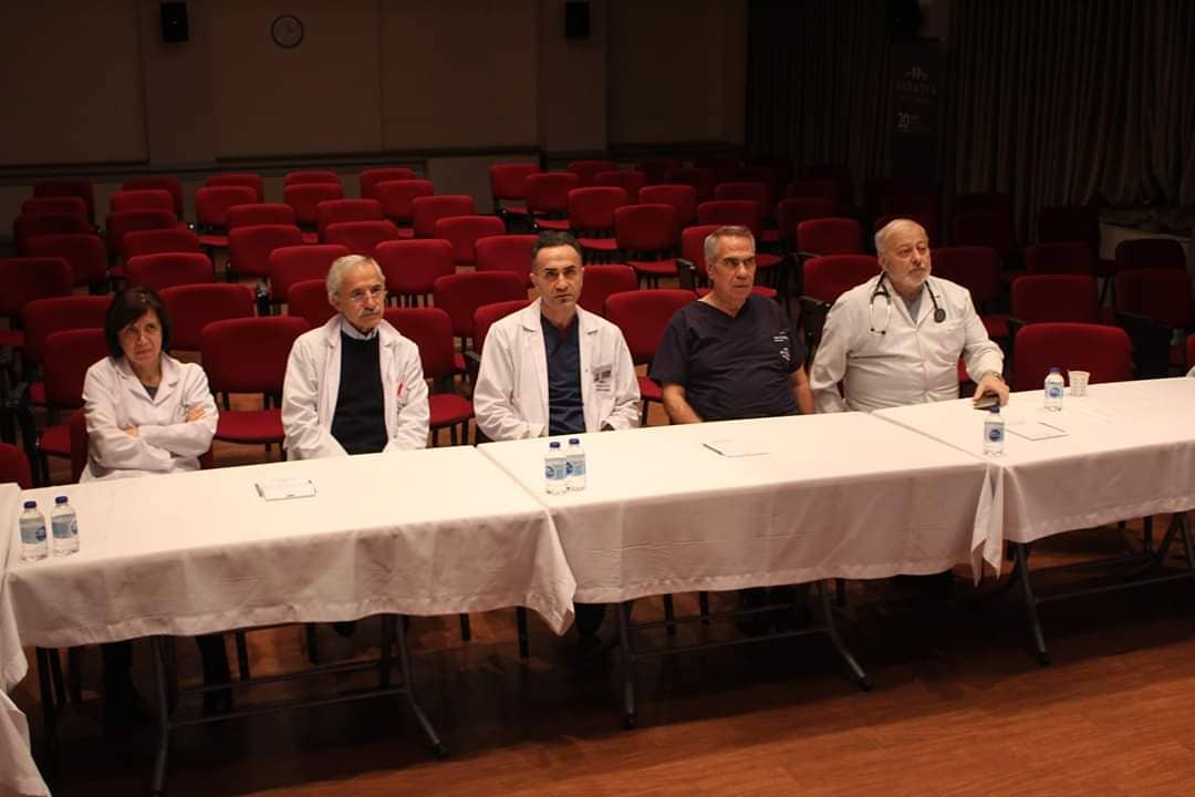 TimesHaber's tweet photo. Avrasya Hastanesi Zeytinburnu Yerleşkesi Kalp Konseyi, hastaların sağlığı için fikir alışverişi yaparak en az hata ile çalışmaya devam ediyor.

@AvrasyaZburnu https://t.co/fqO3AaUmWf