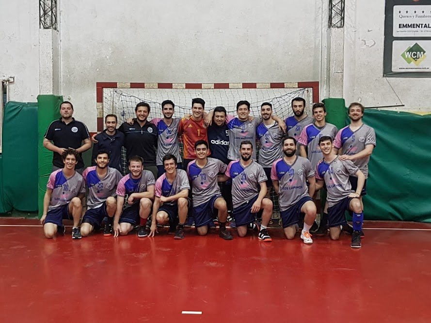 edugallazzi's tweet photo. 37 años de vida federativa llenas de vida, de excelentes DT´s ( Juanicotena, Menéndez, Vázquez, Winograd y varios más) y Jugadores.  El patio y sus anécdotas seguirán presentes en nuestros corazones y memoria. Vamos Guadaló! https://t.co/qRk3xoUnMs