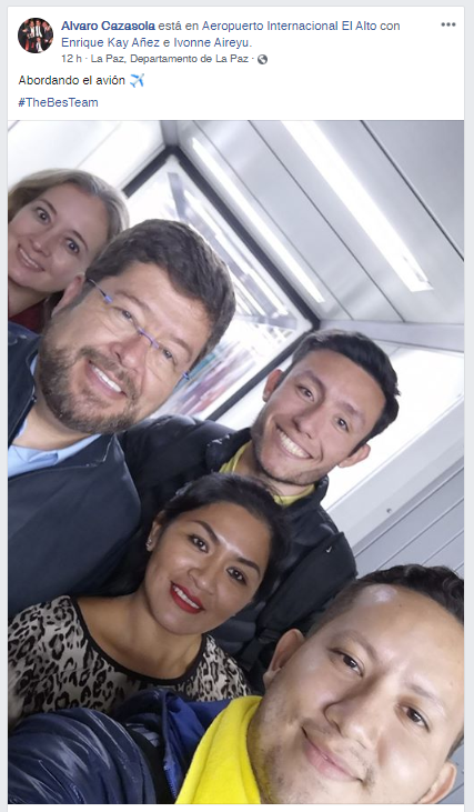 GenWiphala's tweet photo. ¿Doria Medina es funcionario del estado o es periodista? ¿Que privilegios tiene para abordar el avión presidencial? ¿La reunión de añez en SCZ es parte de la gestión gubernamental o es una reunion política? ¿Porque al parecer usaron el Avión Presidencial? #Bolivia https://t.co/o8bEKfGJsi