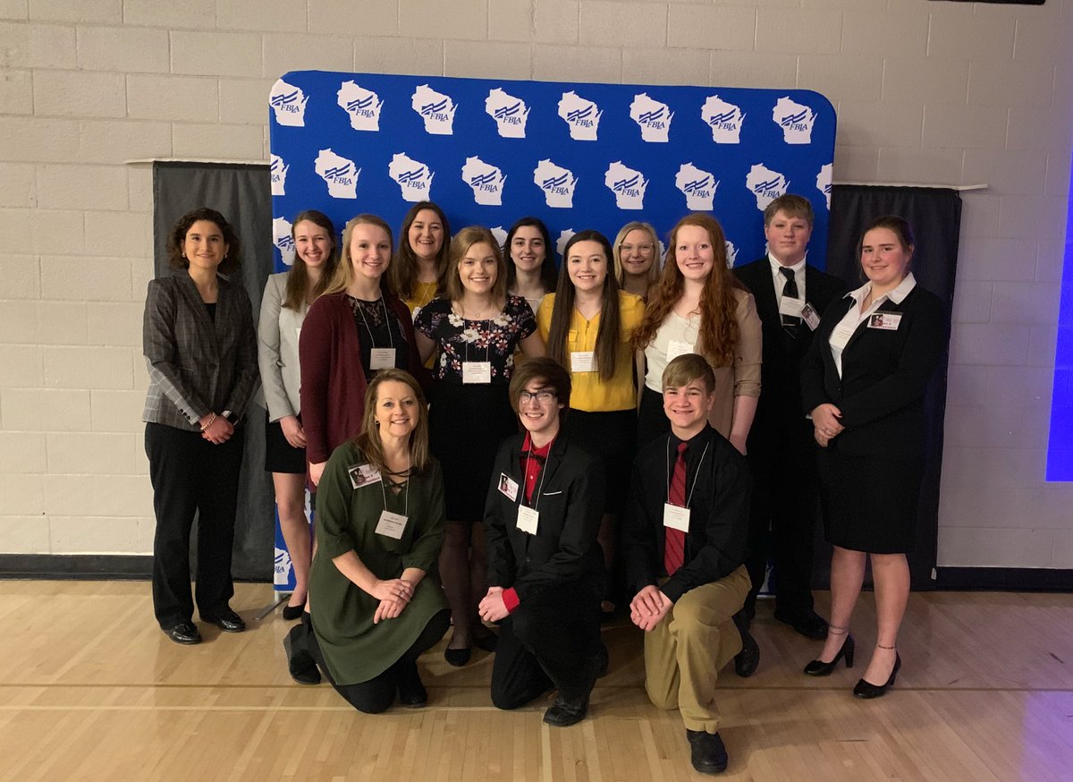 JulieKodl's tweet photo. FBLA Regionals! Looking sharp! AP for VP! @OWSchoolDist https://t.co/axyGVjicYB