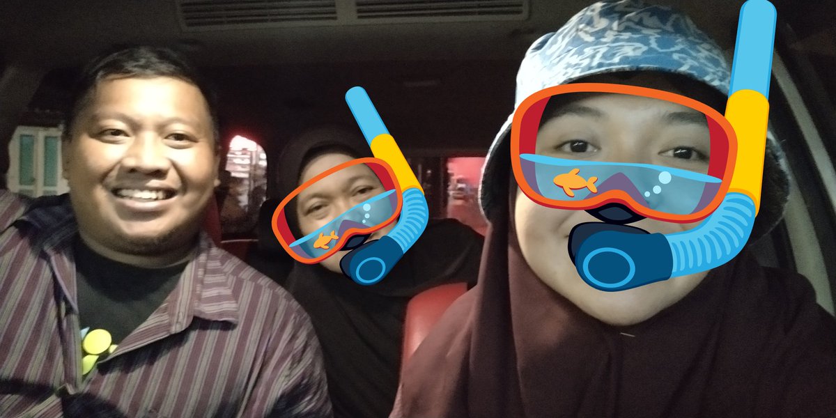 Cuma sama mas <a href="/ruslihariyanto/">Remotobi</a> kayaknya yang nemenin jalan-jalan sekaligus ngomongin nasi telor padang hanya 6500, dicelurit bapak, panel surya, kabur dari pondok, bubble-effect online media, oligarki, psikologi massal, dan ide nembak cewek. Satu paket yang gak mengecewakan! 🤪👍