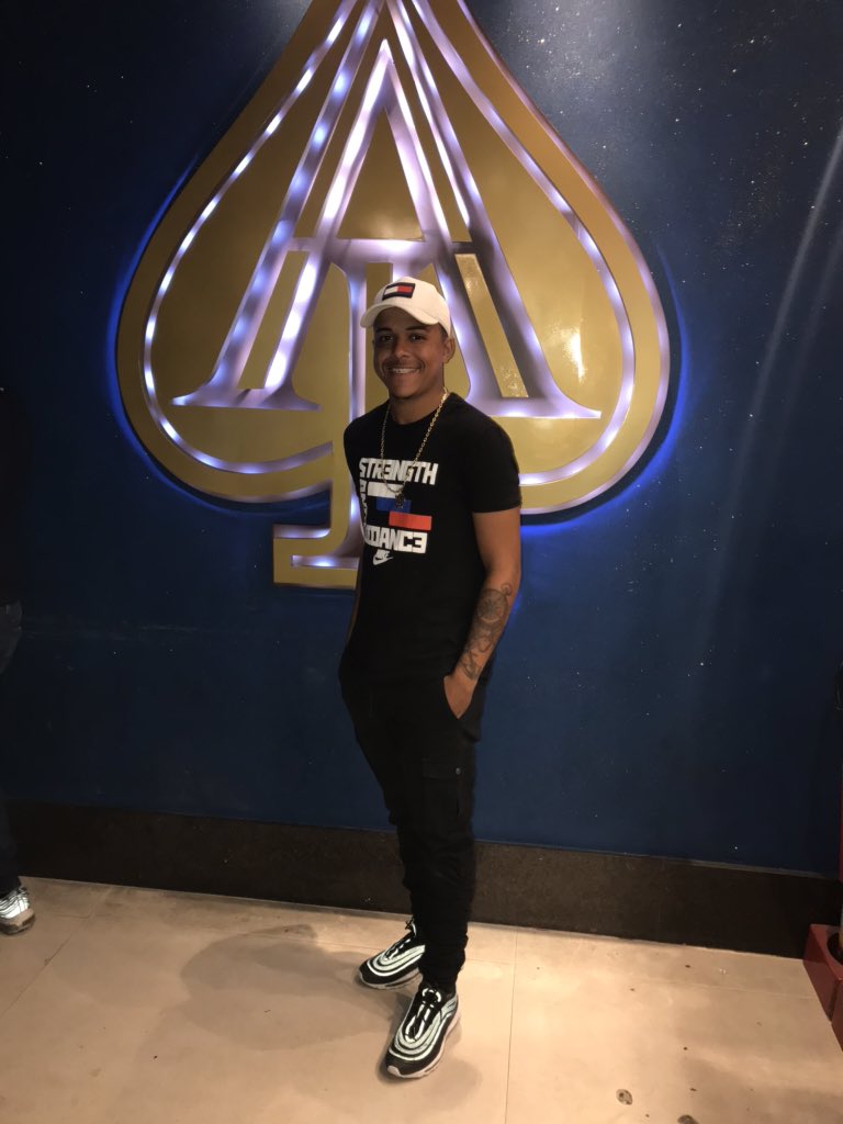 Daniel_Pix's tweet photo. Sobre ontem Show do Poze kk🤯🖤
#BoateAllIn #McPoze https://t.co/9kb5W2Gjq2