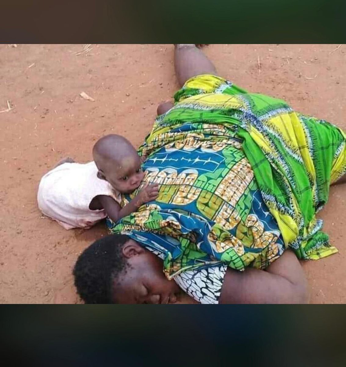 PFuanyi's tweet photo. Viewers discretion. As the world remain silent, the French Cameroun military continue to kill innocent civilians with absolute impunity, not only kills but kills women and their children, then burn them. #StopGenocideInAmbazoniaNow @CNN @BBCBreaking @UN @_AfricanUnion @SenWarren https://t.co/5ZEd6lreDj