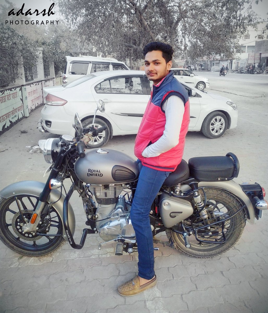 AdarshYdv007's tweet photo. #BS6 #RoyalEnfield #classic350 #GunmetalGrey #BulletRider https://t.co/d6Ki8xgYhx